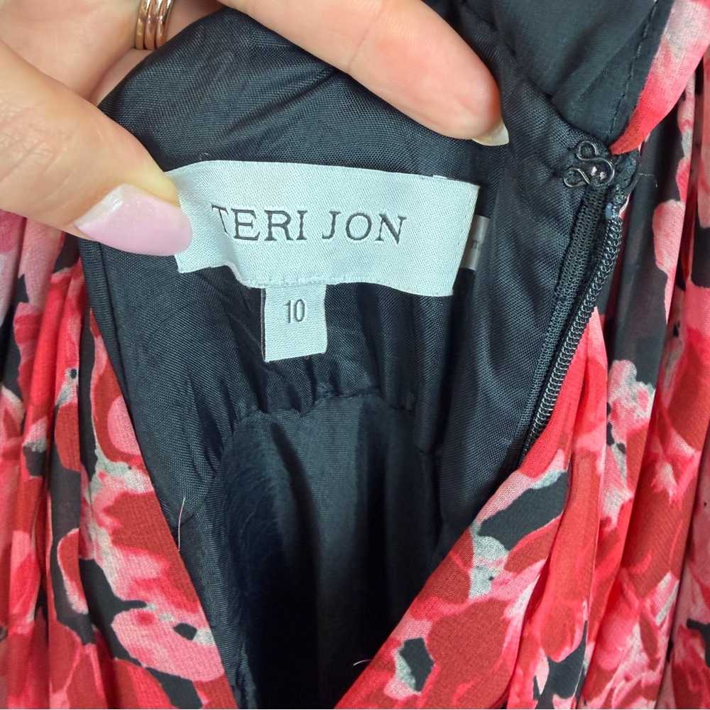 Teri Jon Red and Black Floral Maxi Gown Dress Beaded Collar size 10 Formal - Picture 7 of 9